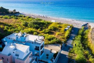 White&Blue Beachfront Luxury Suite - 8