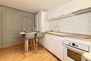 Lovely Apartment Heart of Golden Square Fiber Wifi - 3