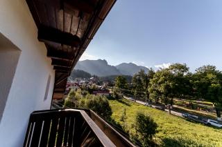 Suru Hotel & Restaurant - 4
