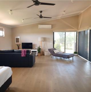 Still Earth - Port Pirie - 5