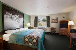 Super 8 by Wyndham Salmon - Salmon - 1