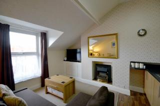 Brightwater 2nd floor Apartment for up to 6 guests near North Bay beach - Scarborough - 7