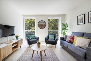 Stylish Apt in Liberdade with Parking by LovelyStay - 3
