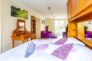 Apakabar Homestay, Gîte 6 personnes, proche gare Melun, parking privé - 8
