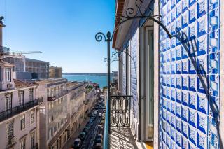Amazing 1BDR Apartment in Chiado by LovelyStay - Lissabon - 6