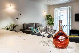Stunning 2BDR Apartment in Chiado by LovelyStay - Lissabon - 1