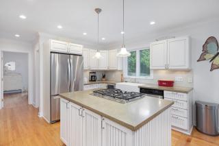 Butterfly Pool House - 2