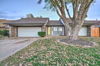 Home with Screened Porch about 10 Miles to Dtwn OKC! - Moore - 8