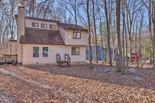Modern Poconos Retreat with Hot Tub and Game Room - 8