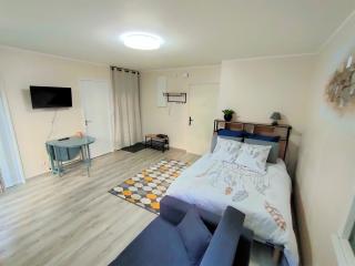Lovely flat nearby Paris fully redone with free parking on premises and balcony - Clichy - 0