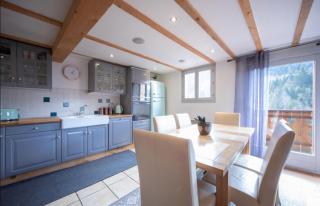 Beautiful 3 Bedroom Chalet in Morzine - Morzine - 4