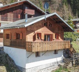 Beautiful 3 Bedroom Chalet in Morzine - 2