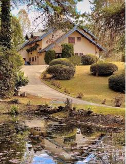 Aconchegante Mansão Estilo Suíça em Campos do Jordão - 9