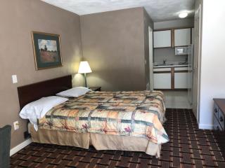 Affordable Suites Burlington - Burlington - 7