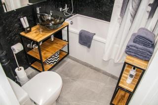 Black&white apartment on Saksaganskogo - 8