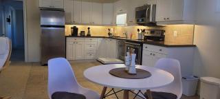2 bdrm, kitchen, laundry, weekly - monthly - Richmond Hill - 6