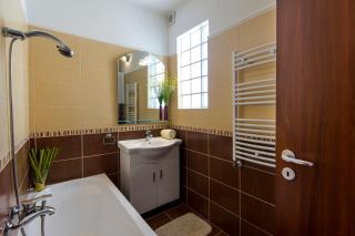 Grand Budapest Apartments - Budapest - 8
