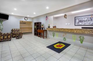 Super 8 by Wyndham Fort Dodge IA - Fort Dodge - 5