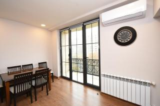 Lovely 2-bedroom apartment with fantastic view - Erevan - 9