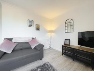 Pier View Apartment - 9