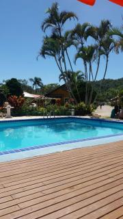 Casa em Condomínio com piscina - Ponta das Canas - 4