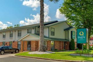 Quality Inn - Lee - 9