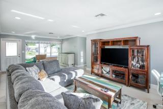 Porch by the Pool - Pompano Beach - 6