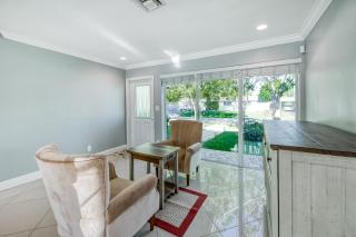 Porch by the Pool - Pompano Beach - 5