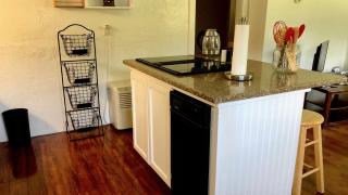 Nugget Place-Includes three separate two bedroom units near Mendenhall Glacier-DISCOUNTS ON TOURS! - Mendenhaven - 0