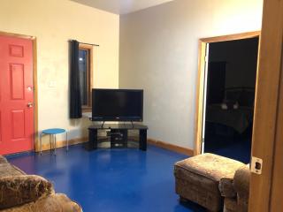 Nugget Place-Includes three separate two bedroom units near Mendenhall Glacier-DISCOUNTS ON TOURS! - Mendenhaven - 6