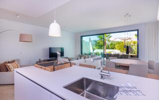 Luxurious Townhouse with Roof Top Plunge Pool - Málaga - 5