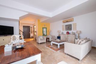 Snowdrop- Exquisite 3BHK Villa with Pool- Candolim By StayMonkey - Calangute - 3