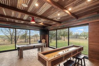 Luxury 5 Acre Private Estate on Lake Ray Roberts - Sanger - 4