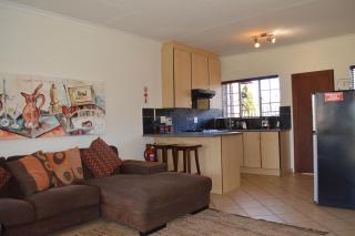 Dullstroom Artist Cottages - 9