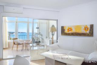 Penthouse studio with sea views - 1