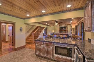 Clarkesville Ranch Cabin with Screened-In Porch! - Lakemont - 1