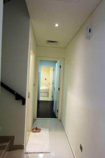 Upgraded spacious 3BR+Maid Villa - Dubai - 2