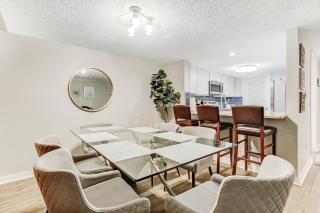 2072 Beach Wood - 1
