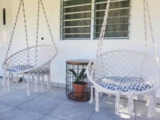 Aguadilla Sunset Apt AC WiFi 8 minute walk Crashboat Beach - 0