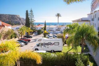 Beautiful Seaview 2 Bedroom Apartment - 8