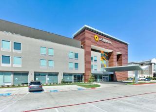 La Quinta Inn & Suites by Wyndham Dallas/Fairpark - Dallas - 8