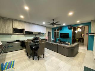 The Hiijo Haus Private Pool & Garden - 1