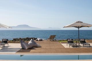 An intimate Villa Resort- Right on the beach, by ThinkVilla - Petres - 2