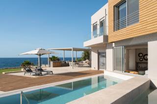 An intimate Villa Resort- Right on the beach, by ThinkVilla - Petres - 1