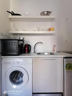 Myron Apartments - 4