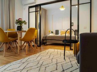 Sunny Cismigiu Gardens Flat - Charming Balcony - Bucarest - 4
