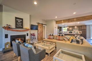 Scenic Home on 20-Acre Farm Families Welcome - Cleveland - 0