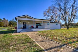 Scenic Home on 20-Acre Farm Families Welcome - Cleveland - 8