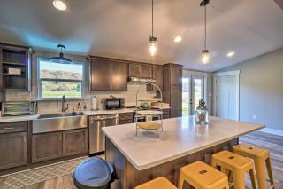 Scenic Home on 20-Acre Farm Families Welcome - Cleveland - 2