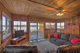 Charming Lakefront Cabin with Deck and Fire Pit! - Newport - 7